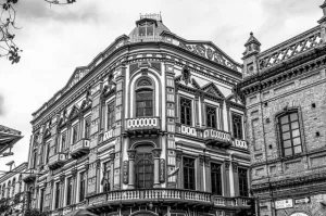 Antiguas casonas y espacios que recibieron a artistas y figuras clave se transforman hoy en refugios únicos, donde el pasado, la arquitectura y el diseño conviven para ofrecer experiencias dignas de otro tiempo/Foto: Pexels