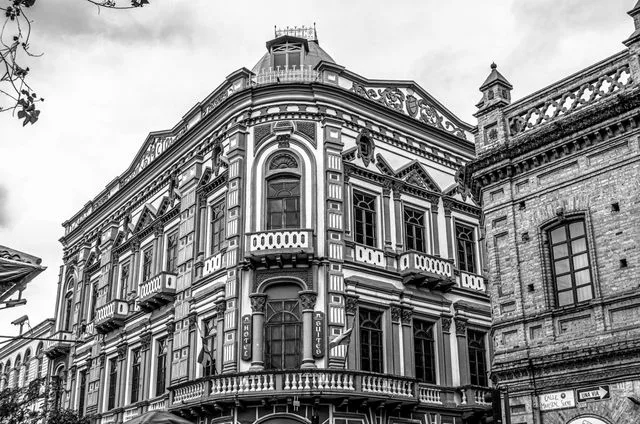 Antiguas casonas y espacios que recibieron a artistas y figuras clave se transforman hoy en refugios únicos, donde el pasado, la arquitectura y el diseño conviven para ofrecer experiencias dignas de otro tiempo/Foto: Pexels