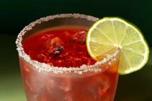 El tejuino, bebida ancestral a base de maíz fermentado, es el aliado perfecto contra el calor de junio./Foto: Pexels
