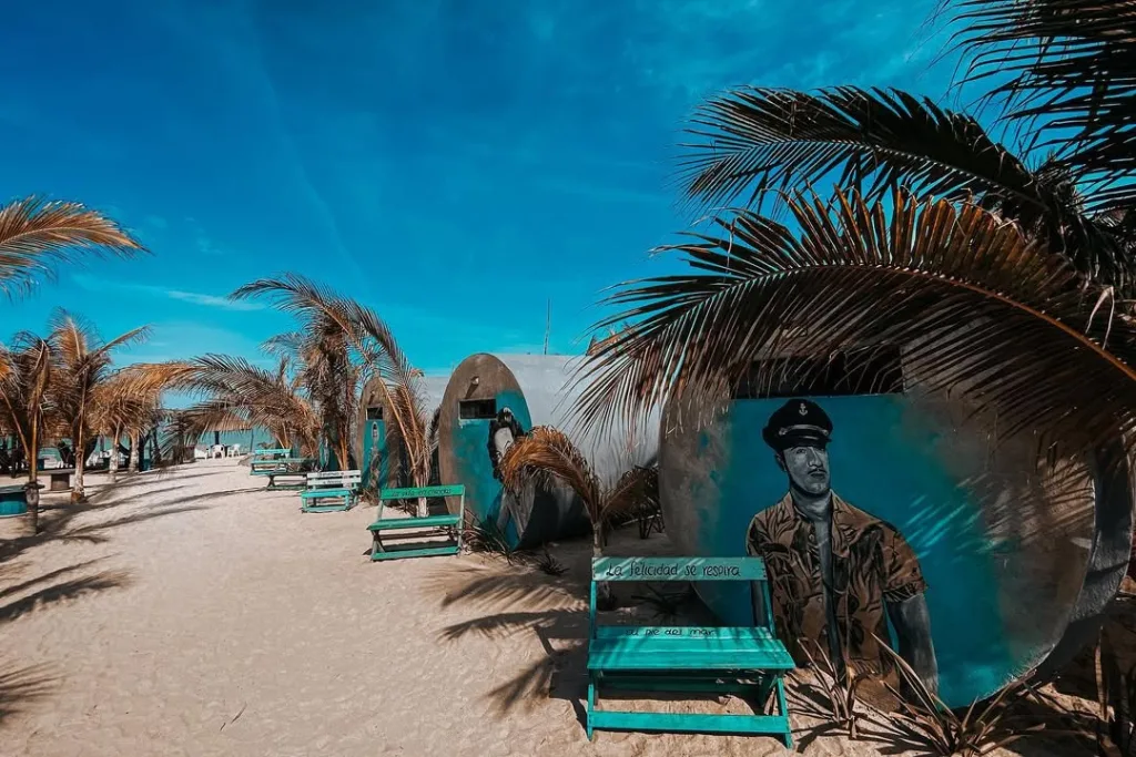 ¿Buscas una alternativa a Holbox sin gastar tanto dinero? Descubre Sabancuy, una playa poco conocida con aguas cristalinas, arena suave, naturaleza intacta y una atmósfera tranquila ideal para escapar del turismo masivo. ¿Ya lo conocías?