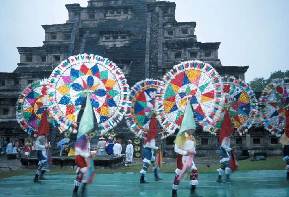 ¿Cómo se celebra el Corpus Christi en Papantla y cuál es el significado de la Danza de los Voladores?