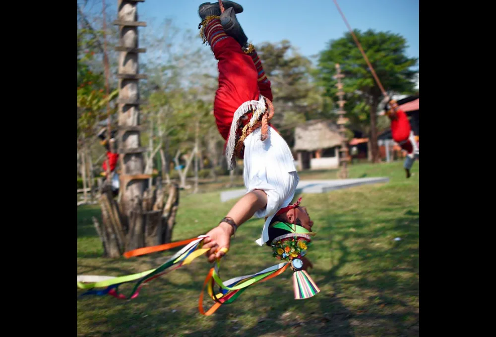 El Corpus Christi en Papantla. Voladores de Papantla.