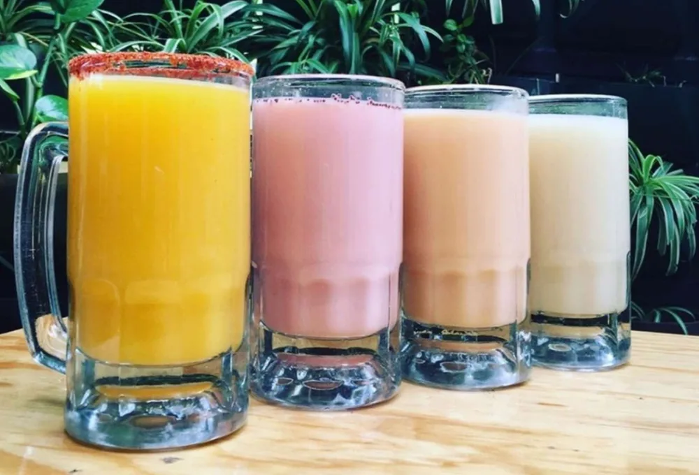 Pulque curado. El pulque natural frente al curado: Dos caras de una misma herencia