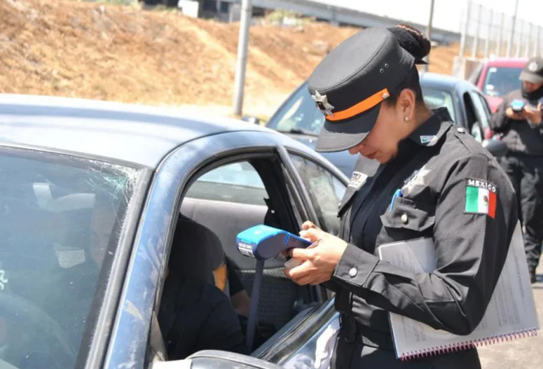 ¿Qué hacer si te detiene una patrulla ecológica en el Estado de México y tienes placas de otro estado?