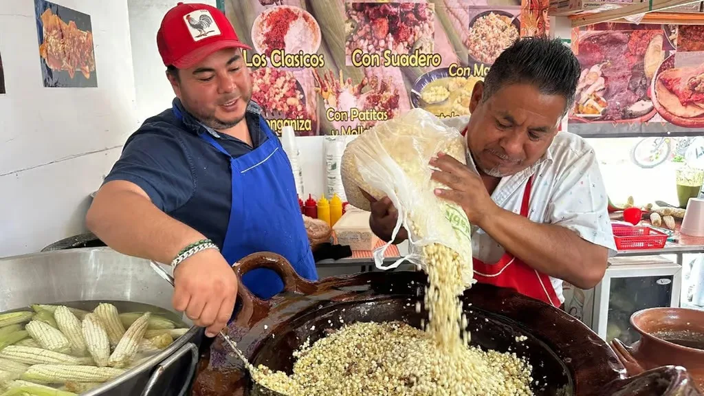 Si eres fan de los esquites, los elotes preparados y las tortillas hechas a mano, no te pierdas la Feria del Elote y la Tortilla 2026 en CDMX. Te contamos cuándo es, dónde será y qué podrás encontrar.