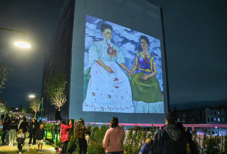 ¿Dónde está el Jardín Flotante Tlallipan y a qué hora es el show de Frida Kahlo?
