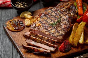 ¿Buscas dónde celebrar el Día del Padre en CDMX? Descubre 4 restaurantes especializados en cortes finos y carnes premium ideales para consentir a papá con una experiencia gastronómica inolvidable. ¿Ya sabes a dónde llevar a tu papá?
