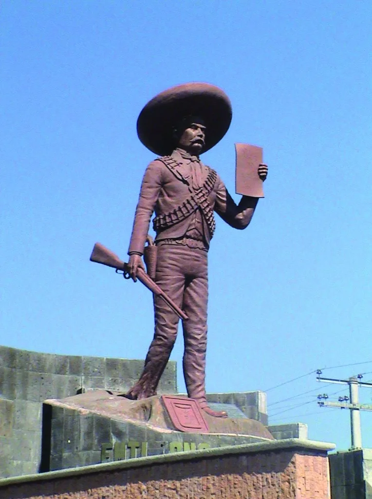 Descubre por qué Tlaltizapán de Zapata, en Morelos, es uno de los Pueblos Mágicos más interesantes para visitar este verano. Historia revolucionaria, manantiales, parques acuáticos, gastronomía y atractivos naturales te esperan.