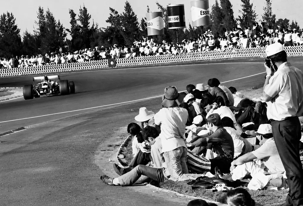 ¿Cuál es la historia del GP de México? Descubre sus trágicos orígenes y los mitos en el Autódromo Hermanos Rodríguez.