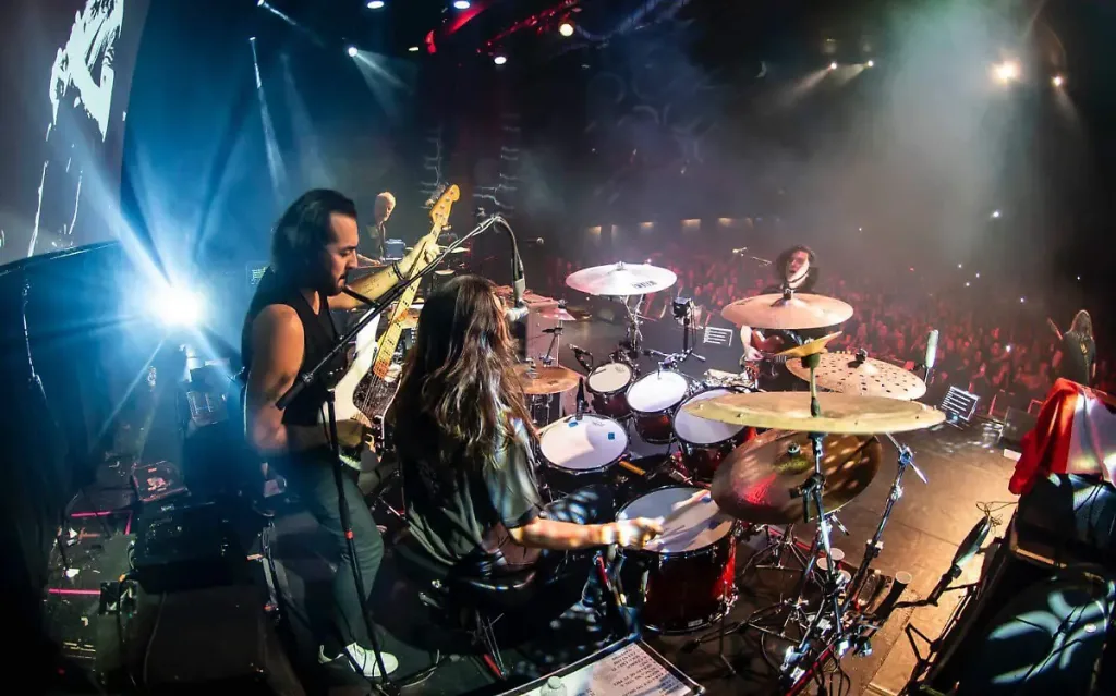 Descubre quién es Caifanes, cómo nació la legendaria banda liderada por Saúl Hernández, el origen de su nombre, su impacto en el rock mexicano, sus discos más importantes y las curiosidades que quizá no conocías. ¿Es de tus favoritas?