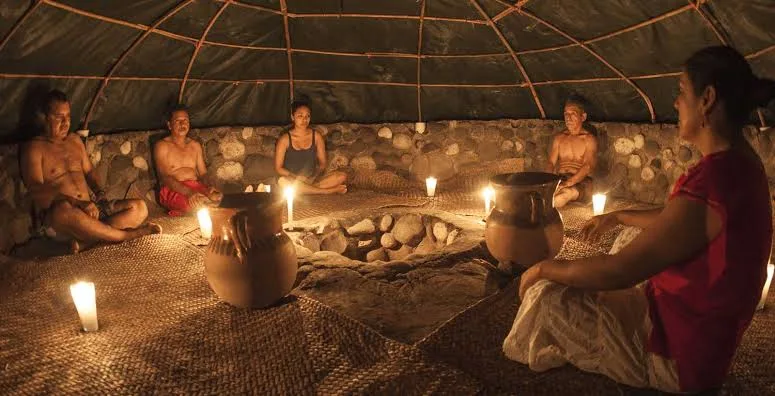 Descubre qué es el temazcal, cuál es su origen prehispánico, cómo funciona, cuáles son sus beneficios y por qué sigue siendo uno de los rituales más importantes de la cultura mexicana. ¿Has ido a alguno?