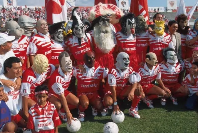 Descubre la historia de los equipos desaparecidos de la Liga MX: la caída del Club Oro, la triste mudanza de Monarcas Morelia y el récord histórico de Tecos.