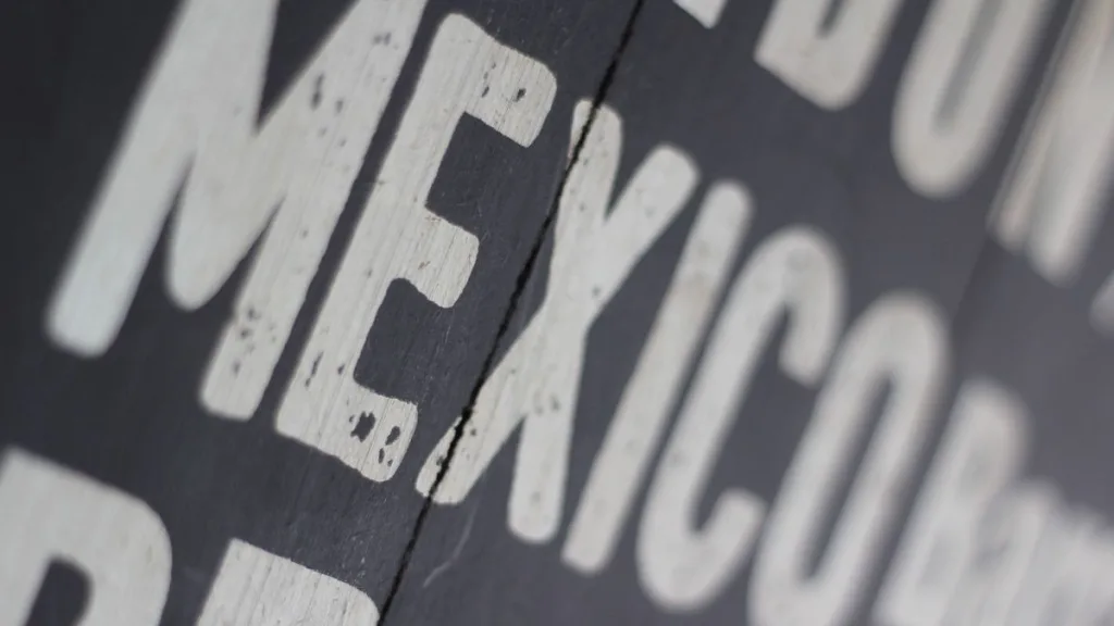 Descubre las frases mexicanas que más confunden a los extranjeros, cuál es su verdadero significado y por qué forman parte de la identidad cultural de México.