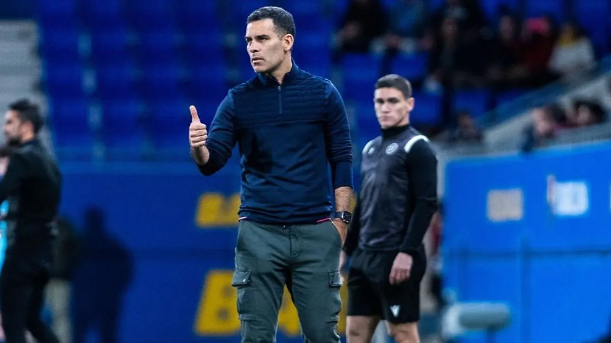 Conoce por qué miles de aficionados ven en Rafa Márquez una esperanza para el futuro de la Selección Mexicana. Su liderazgo, experiencia internacional y formación como entrenador alimentan la ilusión rumbo a los próximos años.