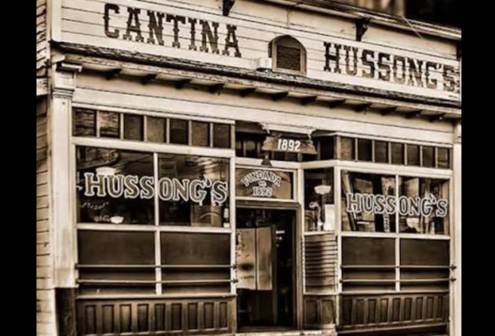 Así los inicios de la Cantina Hussong’s