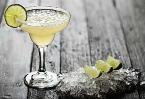 ¿Dónde se inventó la Margarita? La disputa histórica de Ensenada por el cóctel más famoso del mundo