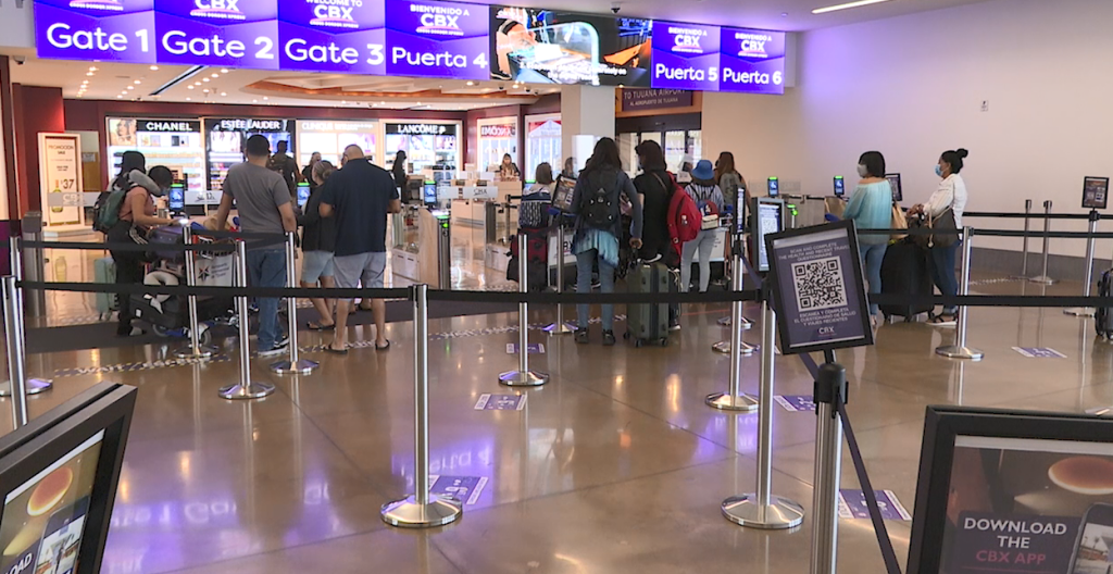Descubre qué es Cross Border Xpress (CBX), cómo funciona el puente que conecta Tijuana con San Diego, quién puede utilizarlo y qué reveló Eduardo Schutte, director comercial de CBX, sobre el futuro de este cruce fronterizo.