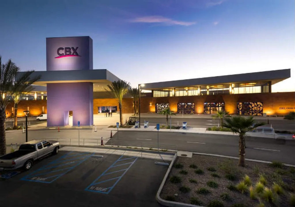 Descubre qué es Cross Border Xpress (CBX), cómo funciona el puente que conecta Tijuana con San Diego, quién puede utilizarlo y qué reveló Eduardo Schutte, director comercial de CBX, sobre el futuro de este cruce fronterizo.