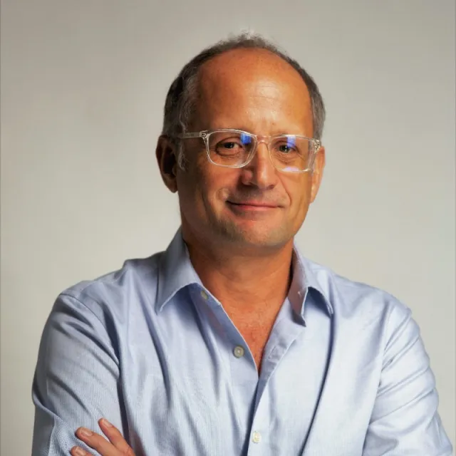 Descubre qué es Cross Border Xpress (CBX), cómo funciona el puente que conecta Tijuana con San Diego, quién puede utilizarlo y qué reveló Eduardo Schutte, director comercial de CBX, sobre el futuro de este cruce fronterizo.