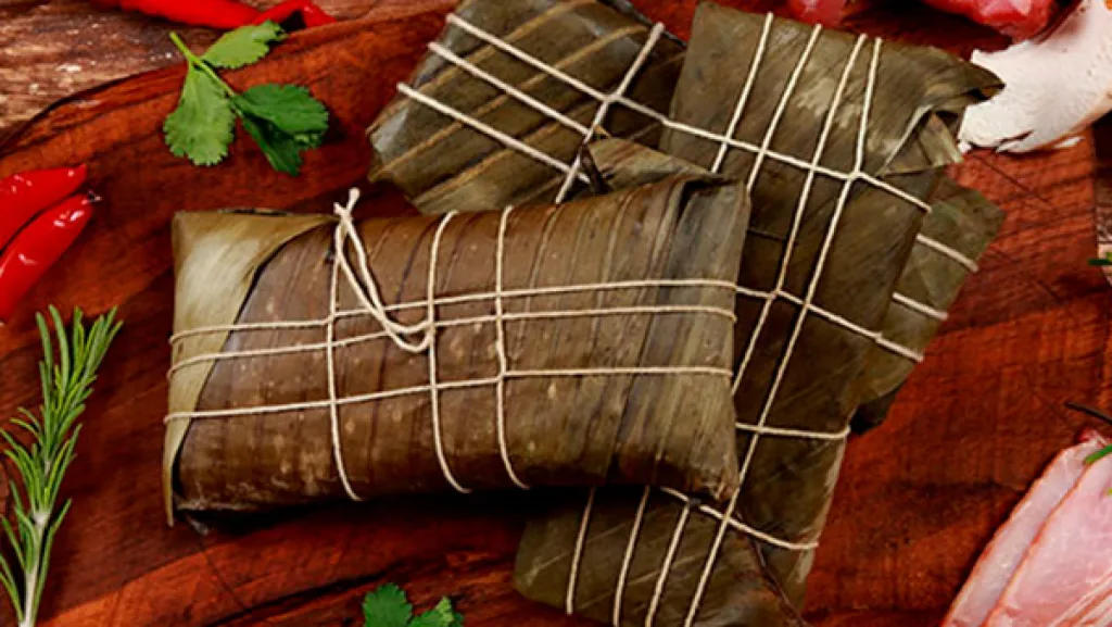 Descubre qué son los tamales de chipilín, su profundo origen prehispánico, sus propiedades nutricionales y la receta tradicional paso a paso para prepararlos en casa.