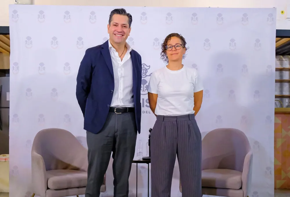 Mauro Garza y Michelle Fridman.