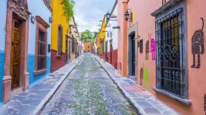 Los Callejones de México que tienen una historia y debes caminar por ellos