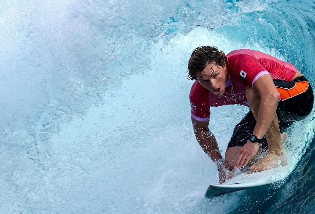 Un recorrido por la historia del primer surfista mexicano en los Juegos Olímpicos y en las altas esferas del surf mundial. ¿Sabías algo acerca de él?
