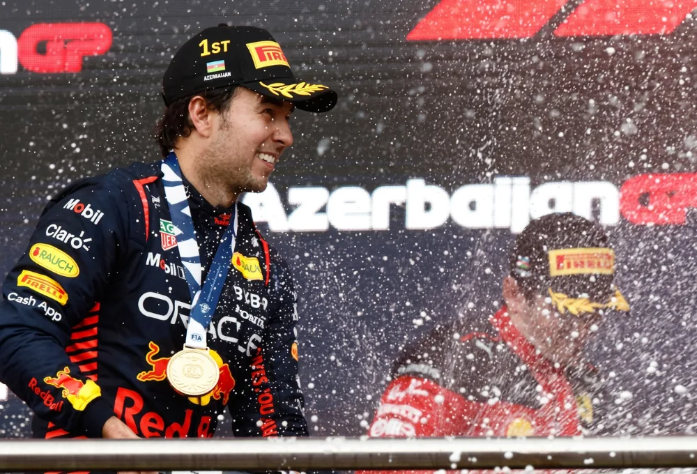 Descubre el panorama de Checo Pérez con Cadillac, horarios, favoritos y la historia del piloto mexicano en el circuito callejero de Bakú.