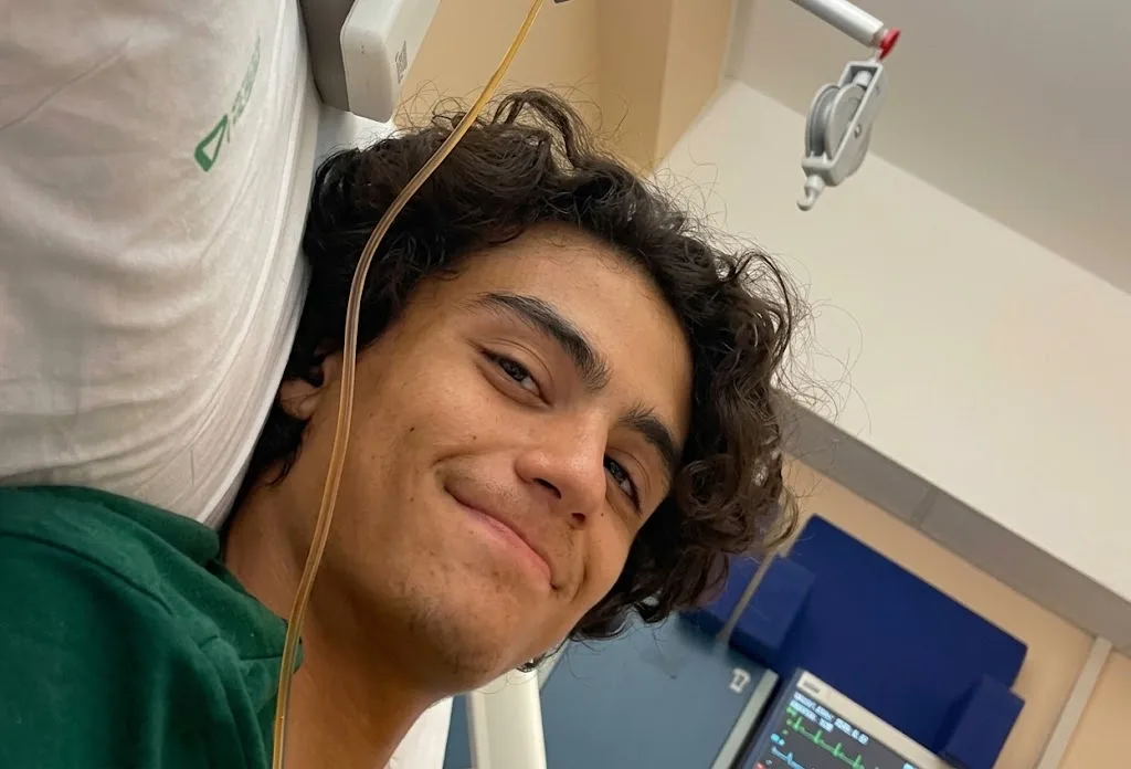 Conoce la historia de Isaac Del Toro, el ciclista mexicano de 22 años que brilla en el UAE Team Emirates junto a Tadej Pogačar. Descubre sus logros y su camino al éxito.