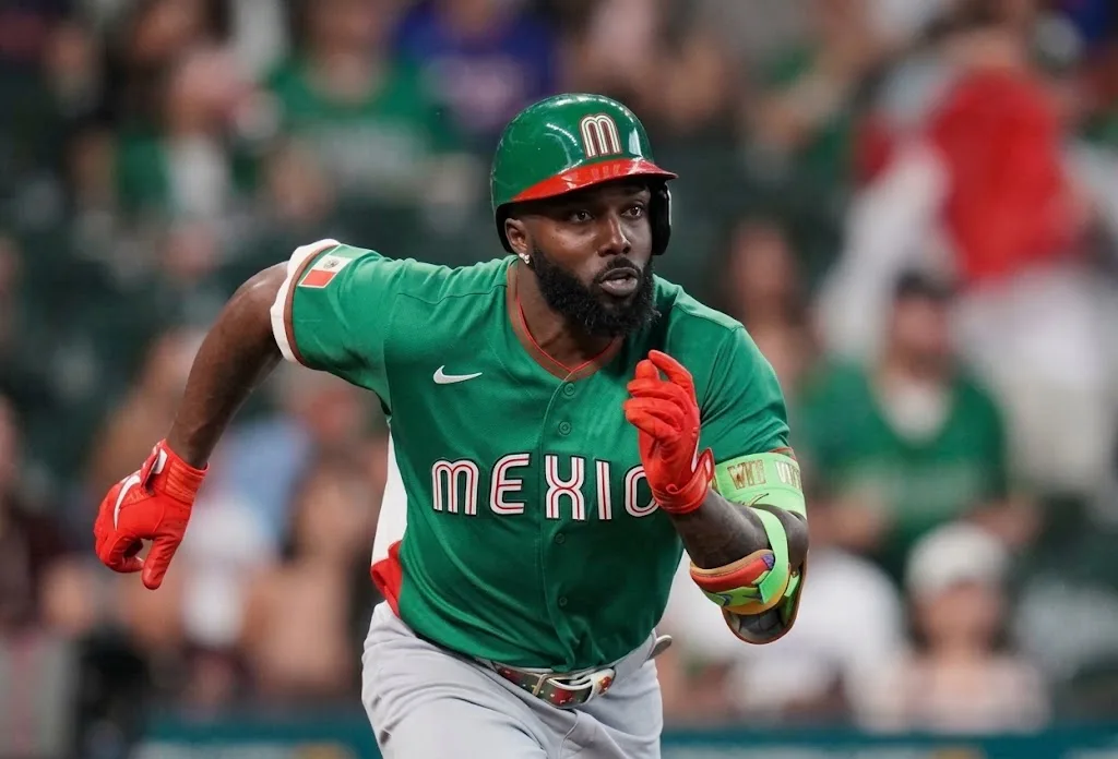 Conoce a Randy Arozarena, el beisbolista cubano que escapó de su país en una lancha improvisada y llegó a lo más alto del béisbol internacional. ¿Lo conoces?