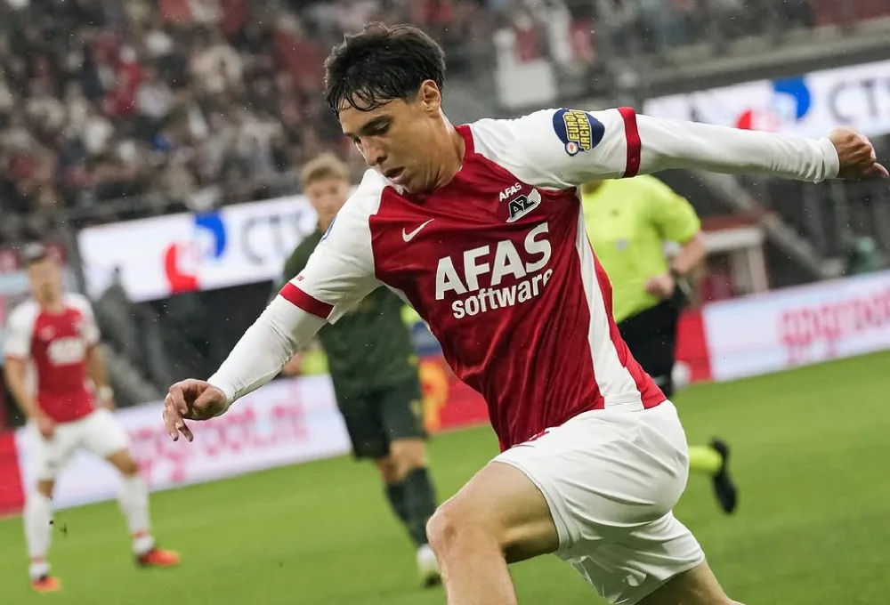 Conoce a los 7 futbolistas mexicanos que jugarán en la Champions League, Europa League y Conference League 2026-27. Descubre sus equipos y rivales.
