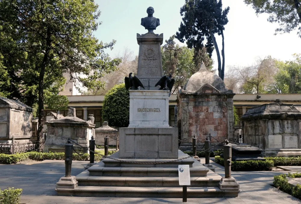 Panteón de San Fernando en la CDMX. Restos de Benito Juárez.