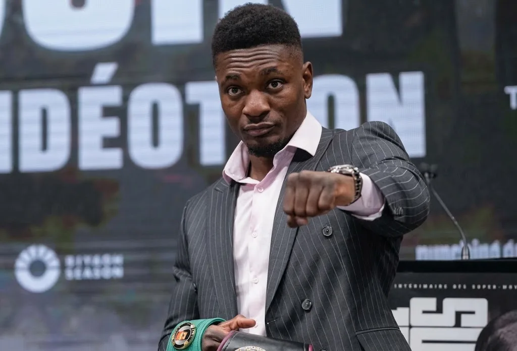 Descubre todos los detalles de "Mexico vs. The World" 2026 en Arabia Saudita: cartelera completa, peleas estelares de Canelo y Munguía, horarios y bolsa millonaria.