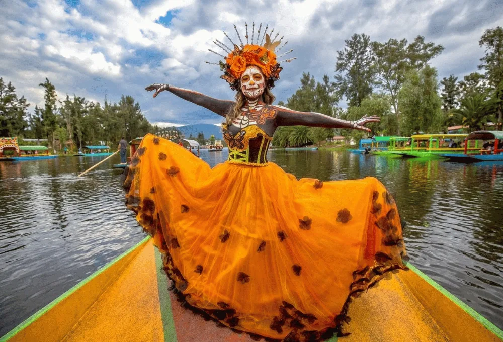 ¿Cómo visitar las chinampas iluminadas de Xochimilco y la Isla de las Muñecas este fin de semana de noviembre? embarcadero Nuevo Nativitas