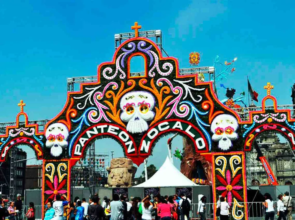 Descubre 5 ofrendas y experiencias de Día de Muertos 2026 en CDMX: Zócalo, UNAM, Chapultepec, Claustro de Sor Juana y Anahuacalli. ¿Cuál será la mejor?