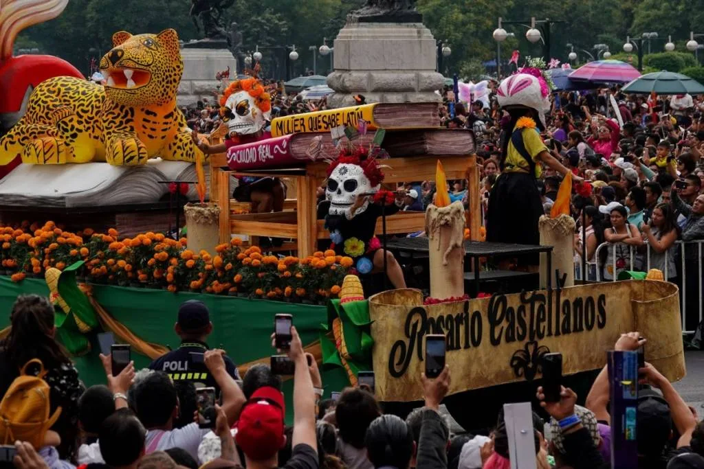 Conoce cuándo será el Desfile de Día de Muertos 2026 en CDMX, a qué hora comienza, su ruta oficial y qué actividades podrás disfrutar.