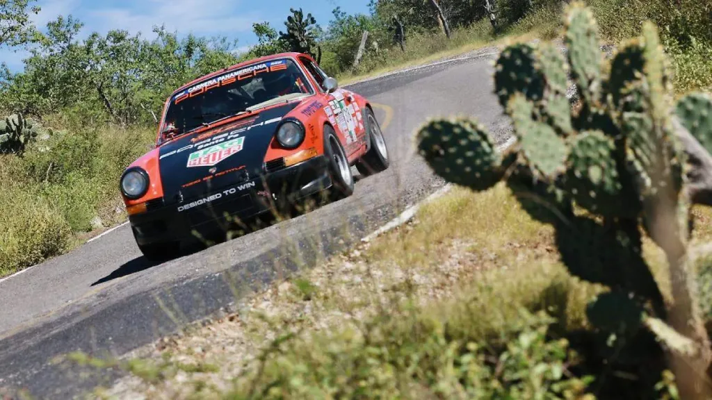 El rugido de los motores, vehículos históricos y pilotos internacionales están por transformar uno de los Pueblos Mágicos más emblemáticos de Morelos. Descubre cómo vivir este encuentro que combina automovilismo, historia y turismo. ¿Te vas a lanzar?