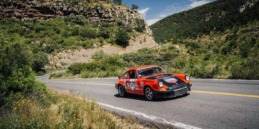 El rugido de los motores, vehículos históricos y pilotos internacionales están por transformar uno de los Pueblos Mágicos más emblemáticos de Morelos. Descubre cómo vivir este encuentro que combina automovilismo, historia y turismo. ¿Te vas a lanzar?