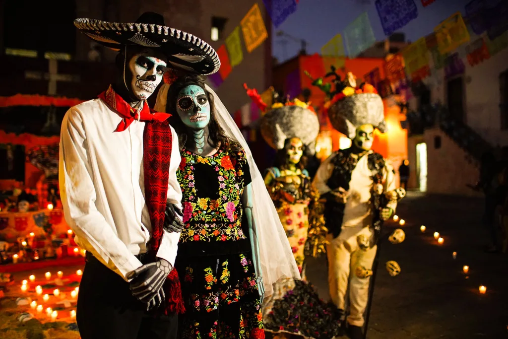 ¿Te imaginas recorrer calles subterráneas entre catrinas, luces y tradiciones que parecen cobrar vida? Guanajuato prepara seis días de experiencias donde la historia, la gastronomía y el recuerdo de nuestros seres queridos serán protagonistas. ¿Te gustaría ir?