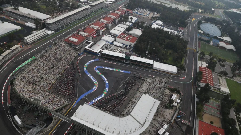 Conoce los pronósticos del GP de México 2026, los cinco pilotos favoritos, las posibilidades de Checo Pérez y los horarios de la Fórmula 1 en CDMX.