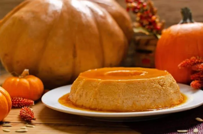Aprende cómo hacer flan de calabaza de Castilla con 6 ingredientes. Te compartimos la receta, el tiempo de cocción y consejos para que quede cremoso. ¿Lo quisieras preparar?