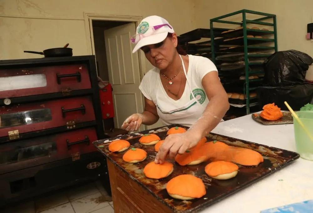 Descubre qué son las calabaconchas, cómo se preparan y por qué este pan mexicano con forma de calabaza conquista la temporada de Halloween. ¿Ya las probaste?