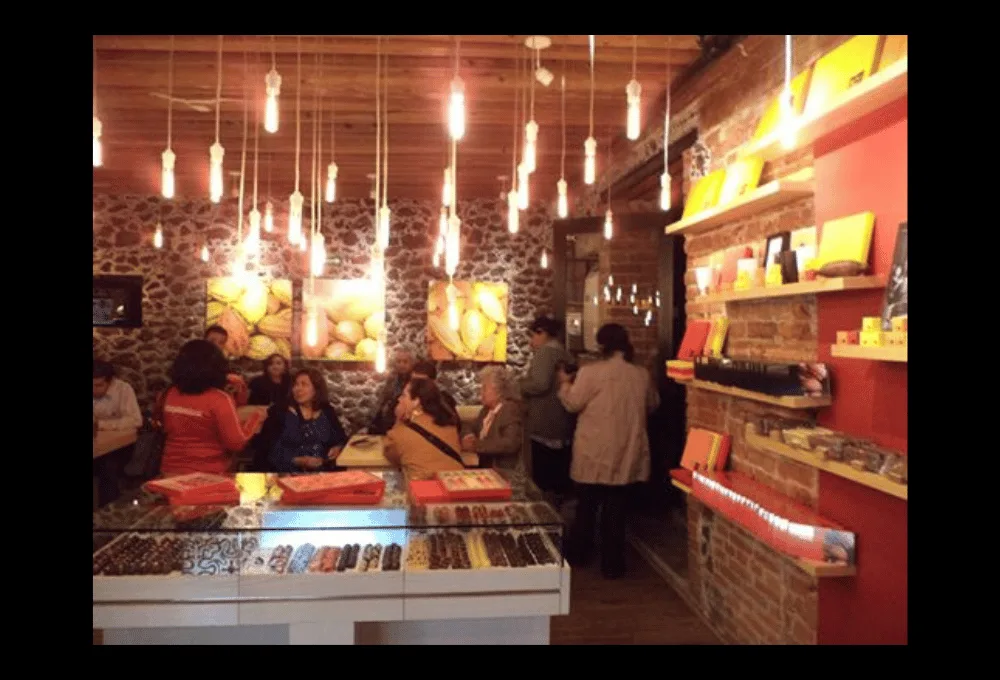 QueBo! Chocolatería Mexicana Evolutiva: La vanguardia del cacao fino y los rellenos de autor