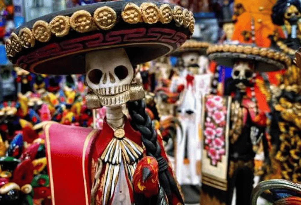 Catrinas y artesanías de Día de Muertos en la CDMX